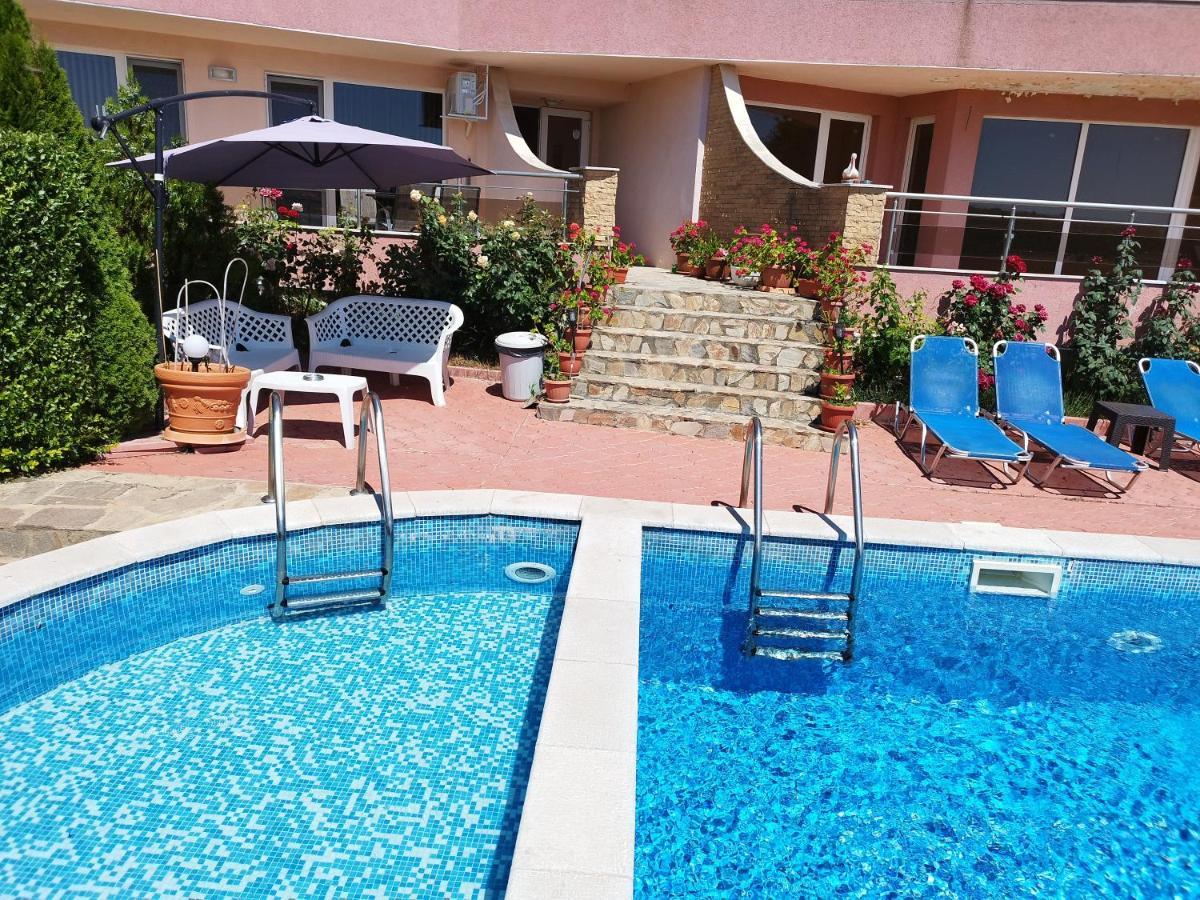Green, Quiet And Beautiful 1 Kavarna Exterior foto