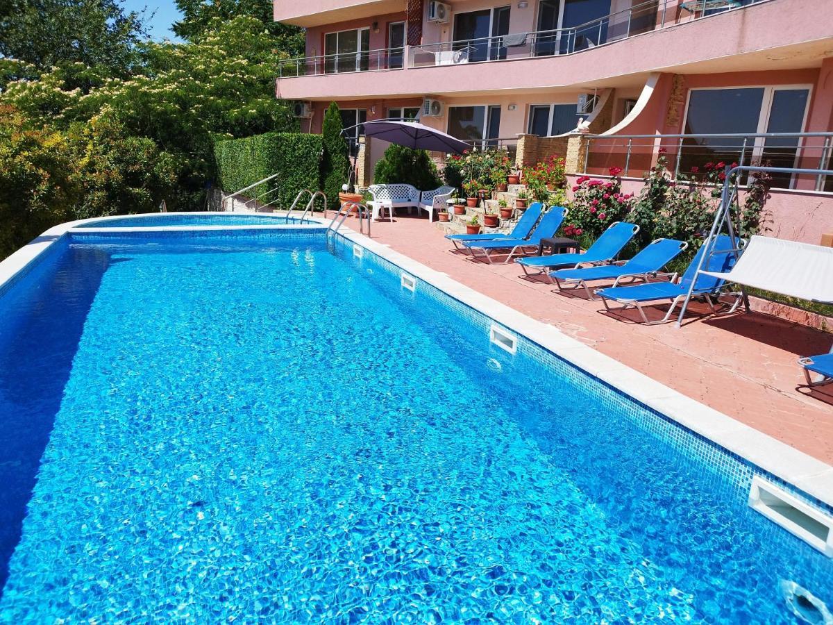 Green, Quiet And Beautiful 1 Kavarna Exterior foto