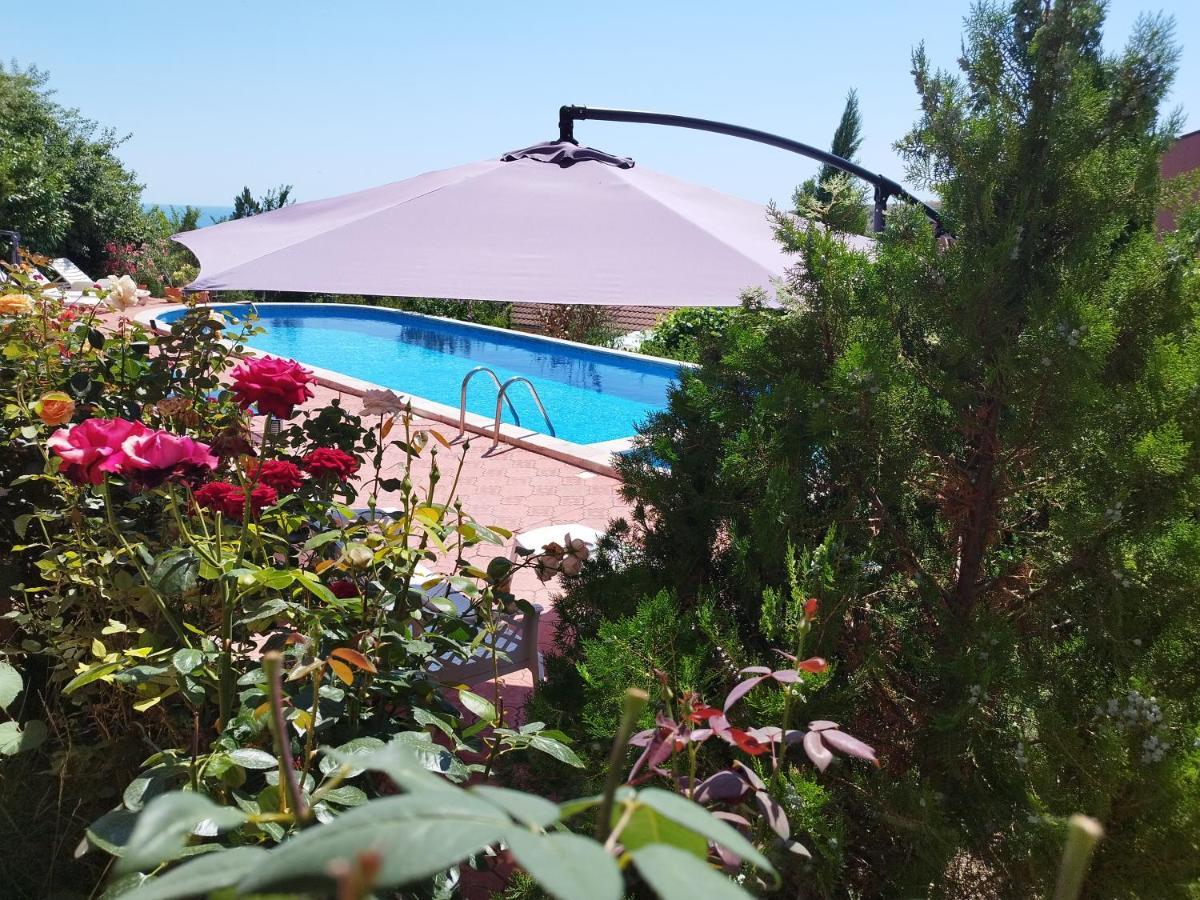 Green, Quiet And Beautiful 1 Kavarna Exterior foto
