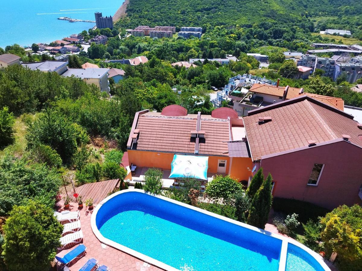 Green, Quiet And Beautiful 1 Kavarna Exterior foto