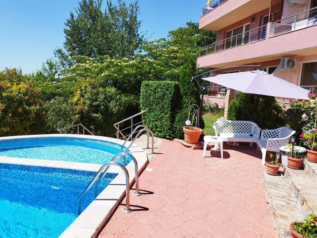 Green, Quiet And Beautiful 1 Kavarna Exterior foto